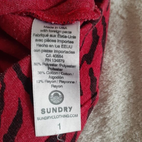 Sundry Women's Size Small (1) Red Zebra Print Lightweight Pull Over Sweater - Picture 8 of 11